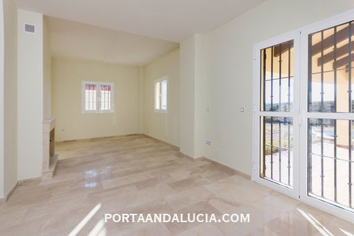 One room with access to the terrace