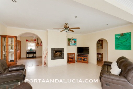 Large living room to pass nice evenings