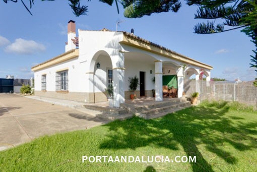 Comfortable villa with a fantastic view in Ayamonte