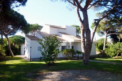 Front view of the finca