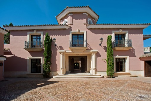 Villa offers many beautiful windows