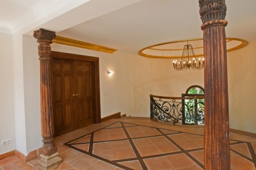 Wooden beams with access to the living areas