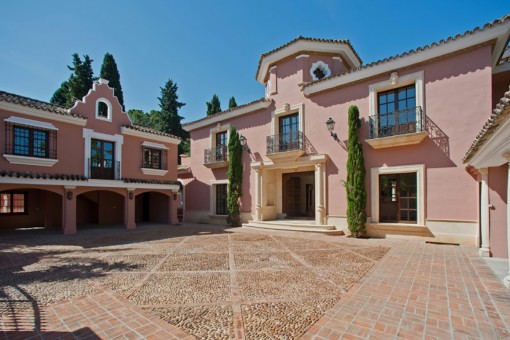 Wonderful villa with pool area in Guadalmina baja