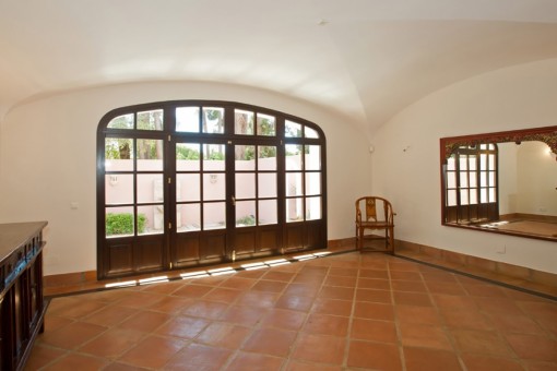 Living area with large mirror