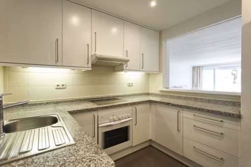 Modern fully fitted kitchen
