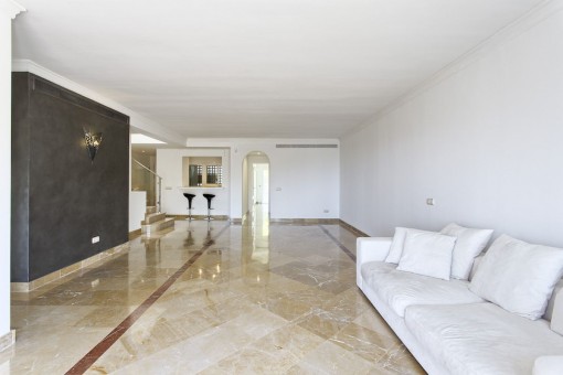 Alternative views of the living area