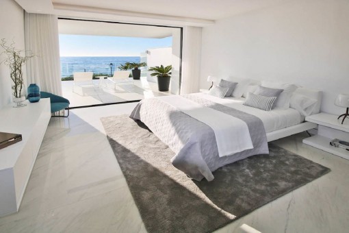 Comfortable sea view bedroom