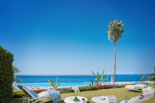 Pool in an excellent location in first sea line