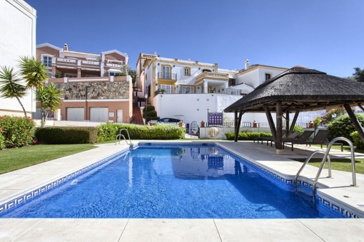 A well presented sea view family house in Benahavis