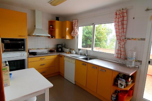Fully equipped kitchen
