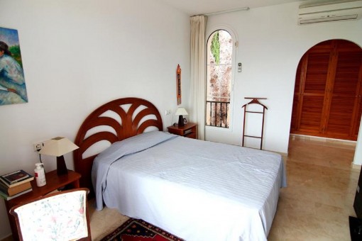 One of 5 bedrooms