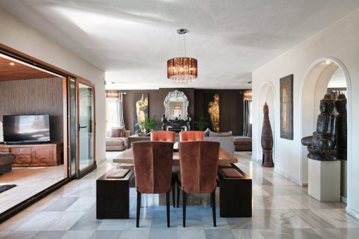 The dining area offers space for up to 4 people