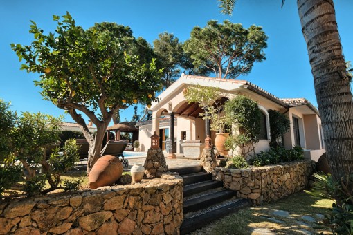 Inviting garden area