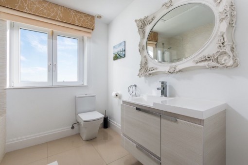 One of 6 bathrooms