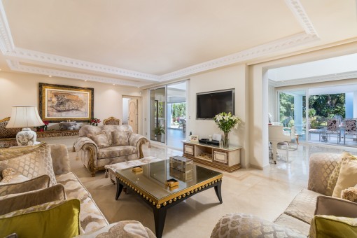 Spacious living area 