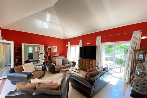 Light-flooded living area