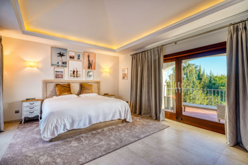 One of 6 bedrooms